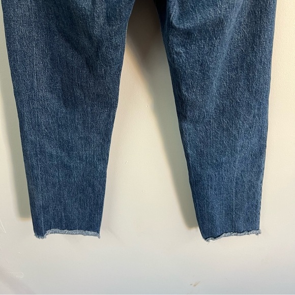 Levi’s Wedgie Straight Jeans in Medium Wash - Picture 13 of 16